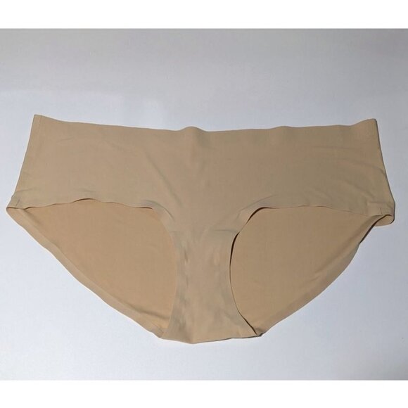 Knix | Wingwoman Contour Bra and Essential Boyshort in Warm Sand - Picture 12 of 16